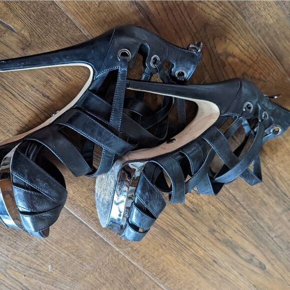Velvet Angels Size 5.5 (36) Black Strapped Heel. - Picture 7 of 7